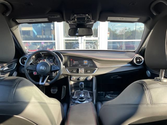 Used 2018 Alfa Romeo Giulia Quadrifoglio w/ Driver Assist Dynamic Package RWD image 33