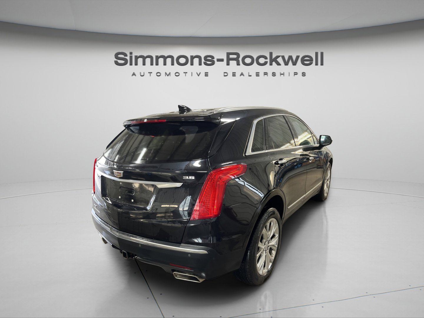 Used 2019 Cadillac XT5 Luxury w/ LPO, Radiant Package AWD/4WD image 5