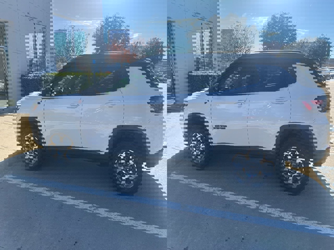 Used 2022 Jeep Compass Trailhawk w/ Trailhawk Elite Group image 5