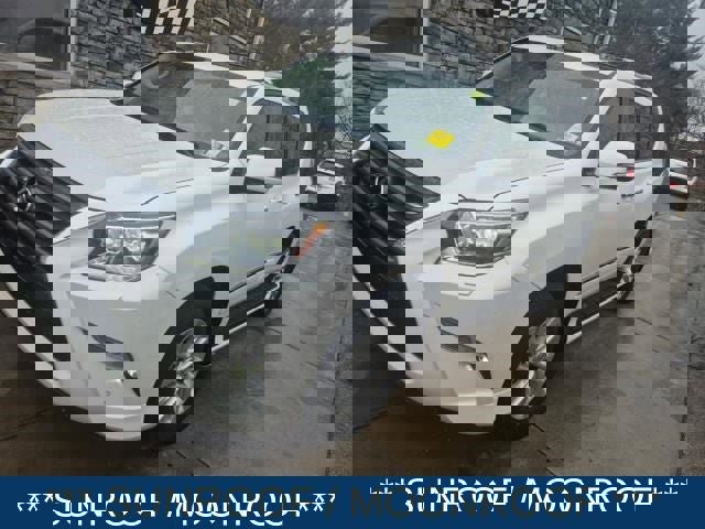 Used 2018 Lexus GX 460 Premium w/ Premium Package image 3