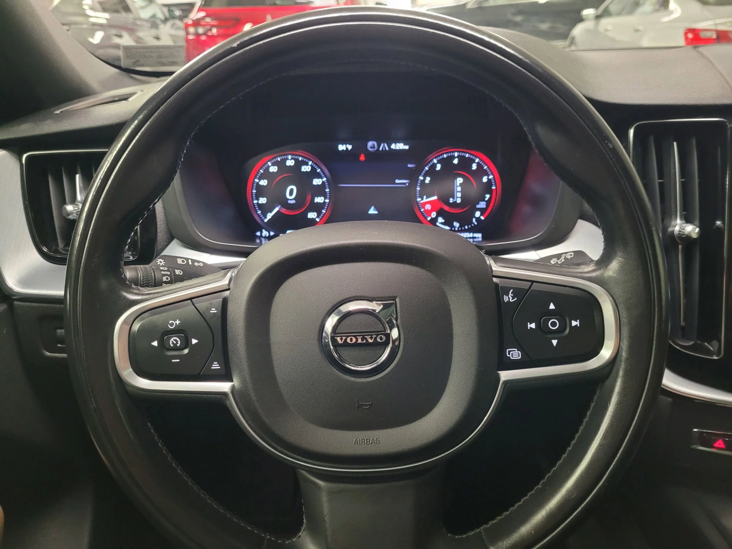 Used 2018 Volvo XC60 T5 Momentum w/ Vision Package image 18