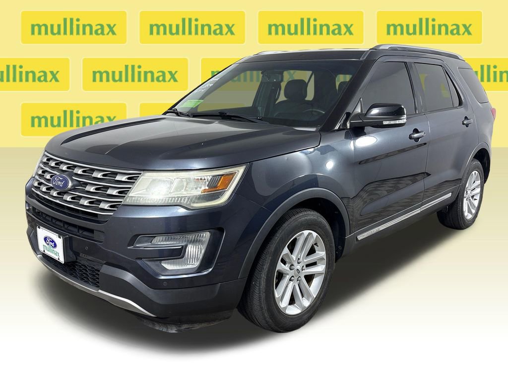 Used 2017 Ford Explorer XLT w/ Equipment Group 202A FWD image 14