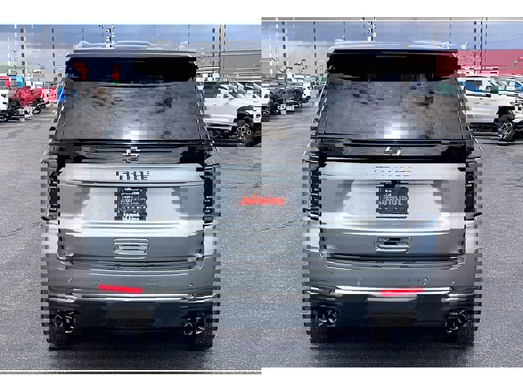 Used 2025 Chevrolet Tahoe Premier AWD/4WD image 4