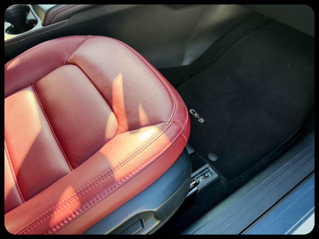 Used 2025 MAZDA CX-5 Carbon Edition image 11