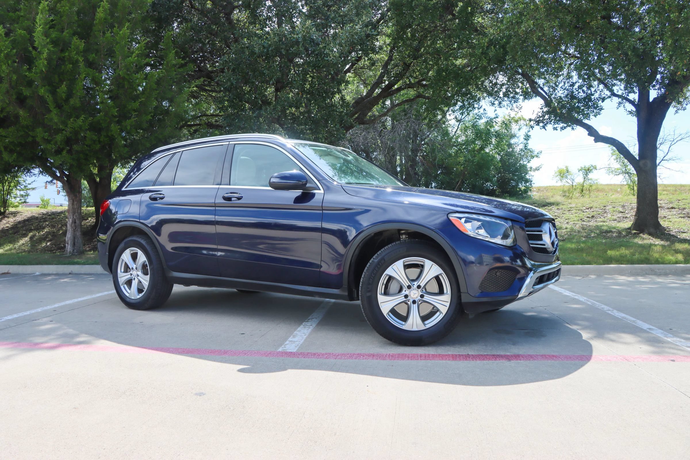 Used 2016 Mercedes-Benz GLC 300 w/ Multimedia Package image 1