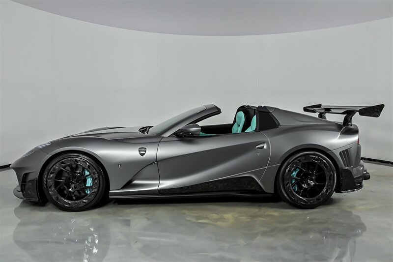 Used 2021 Ferrari 812 GTS RWD image 5