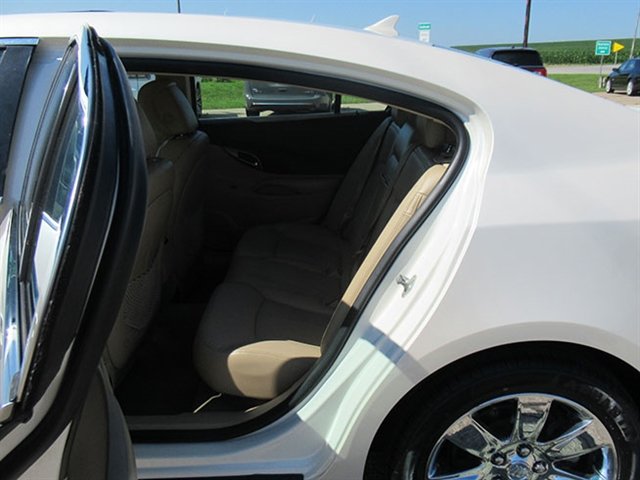 Used 2011 Buick LaCrosse CXS FWD image 15