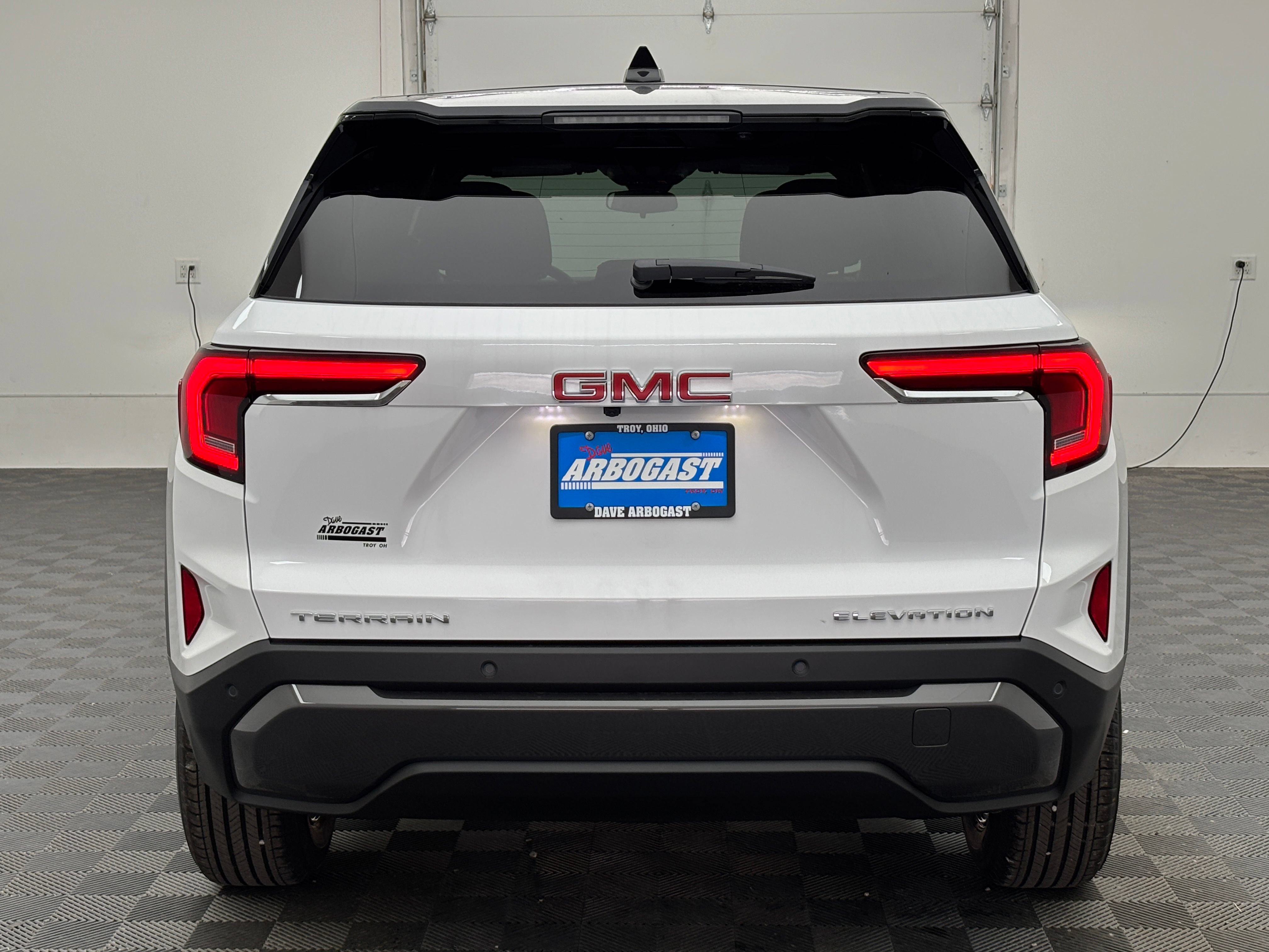 New 2027 GMC Terrain Elevation FWD image 8