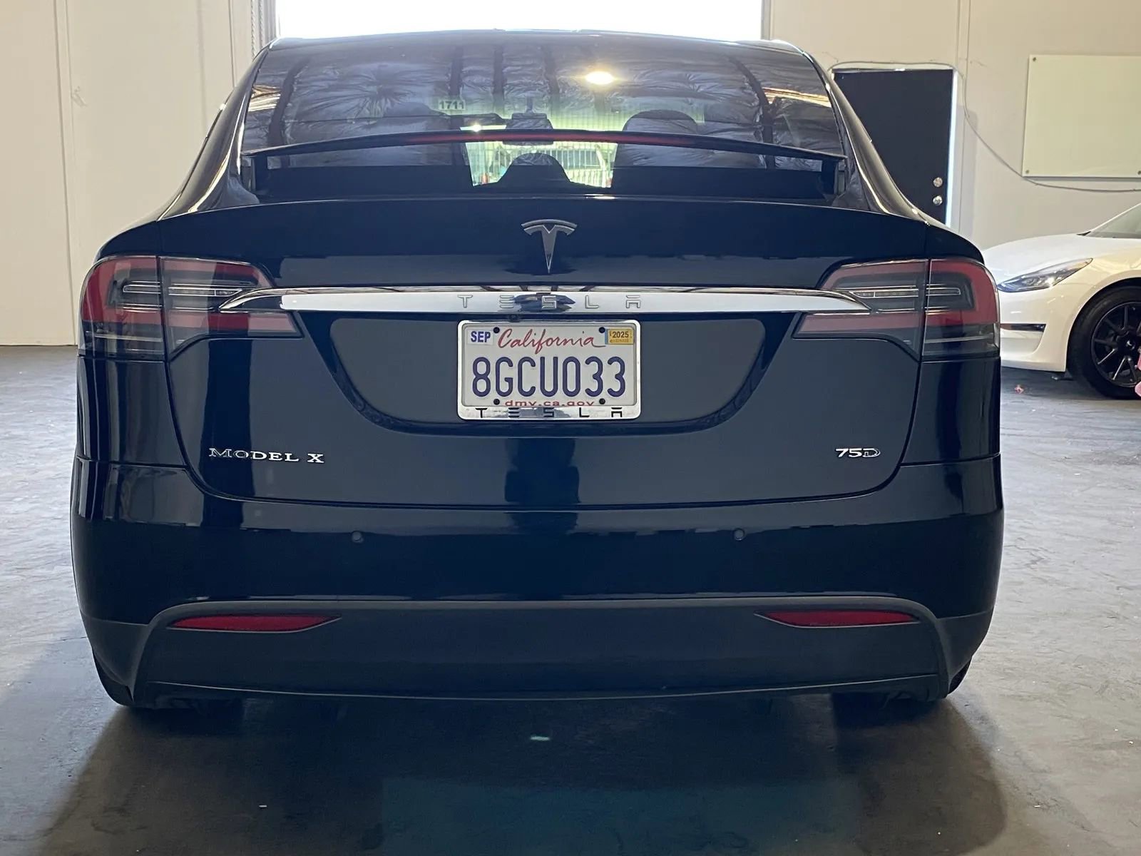 Used 2018 Tesla Model X 75D image 3