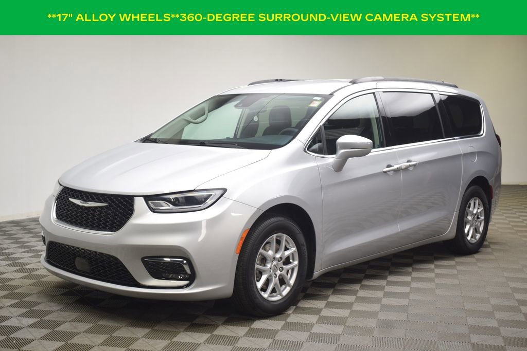 Used 2022 Chrysler Pacifica Touring-L image 3