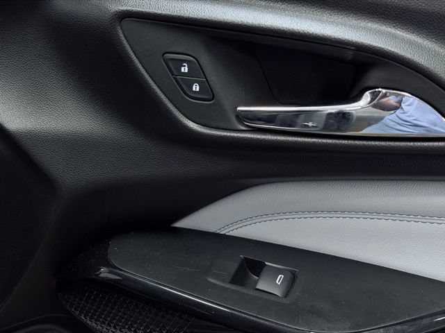 Used 2025 Chevrolet Trax LT w/ LT Convenience Package FWD image 14