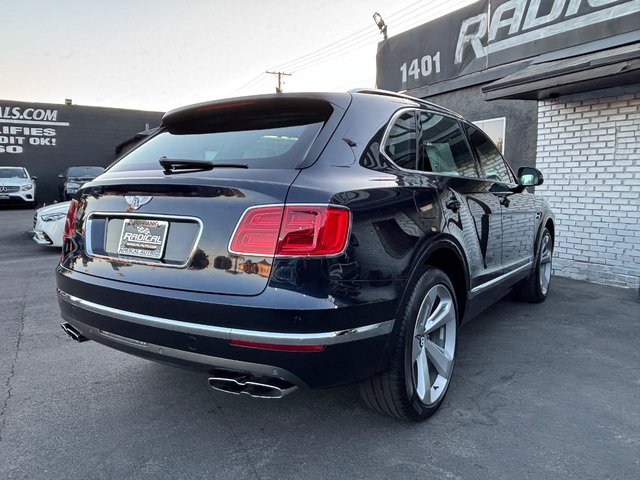 Used 2019 Bentley Bentayga AWD/4WD image 28