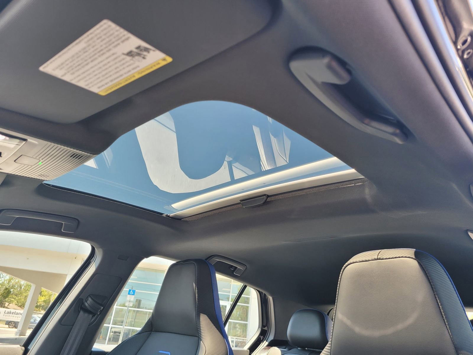 Used 2024 Volkswagen Golf R 2.0T image 21