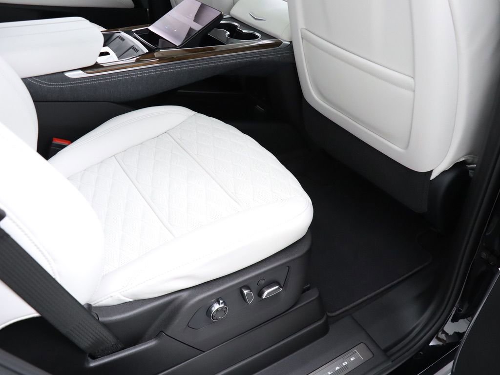 Used 2026 Cadillac Escalade Platinum Sport image 46