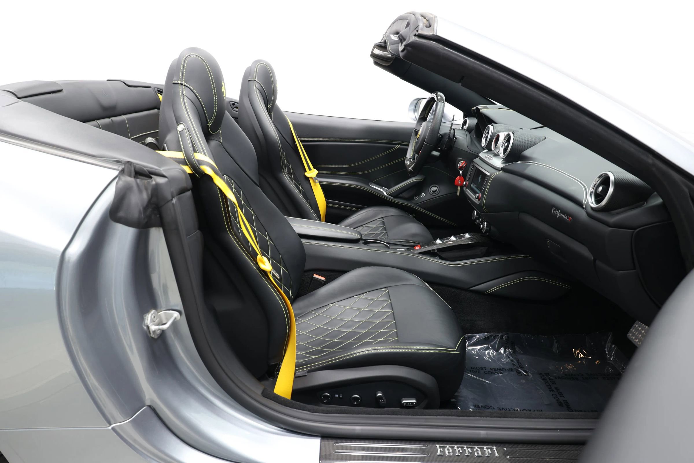 Used 2015 Ferrari California T image 76