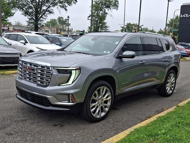Used 2026 GMC Acadia Denali FWD image 3