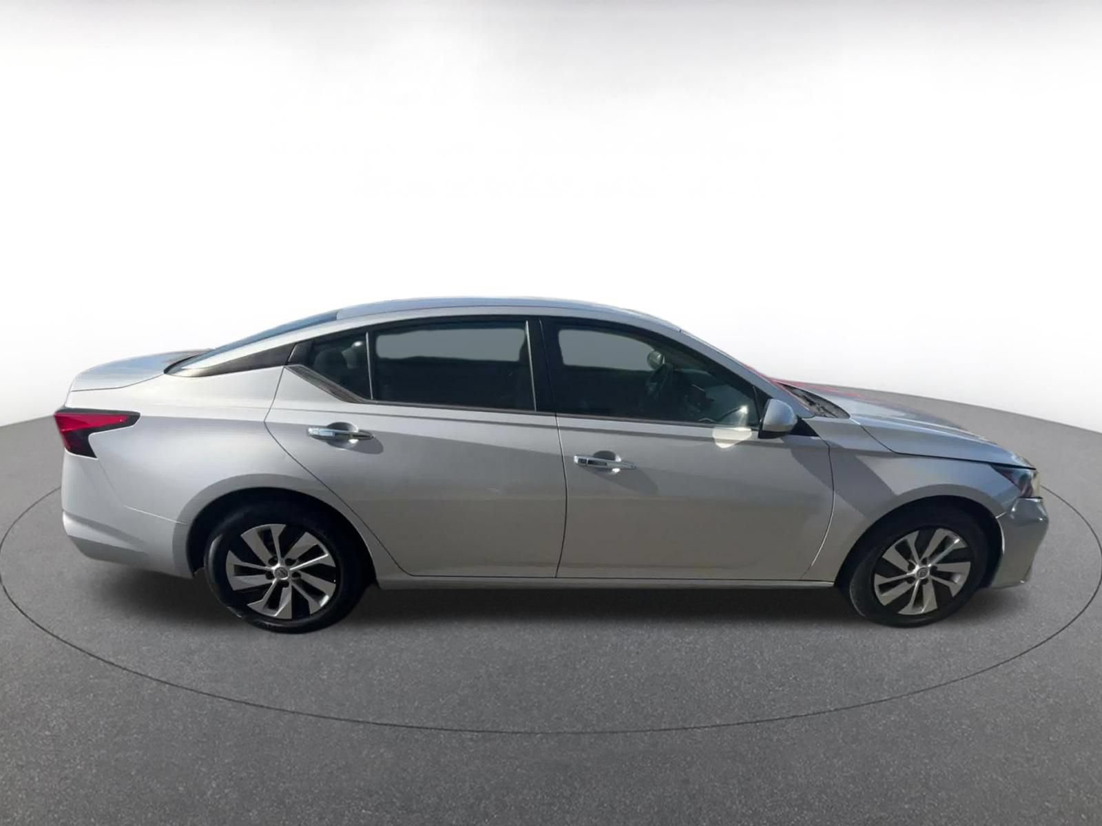 Used 2023 Nissan Altima 2.5 S FWD image 13