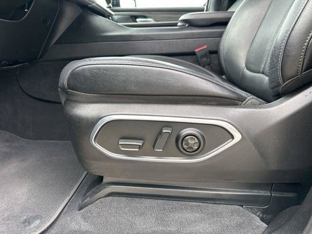 Certified 2024 Jeep Wagoneer Series II w/ Flexible Seating Group RWD image 11