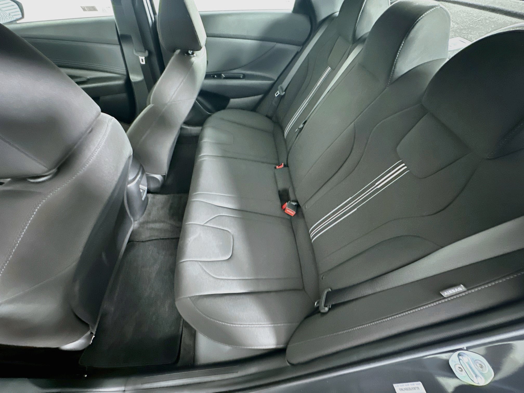 Used 2025 Hyundai Elantra Sport FWD image 26