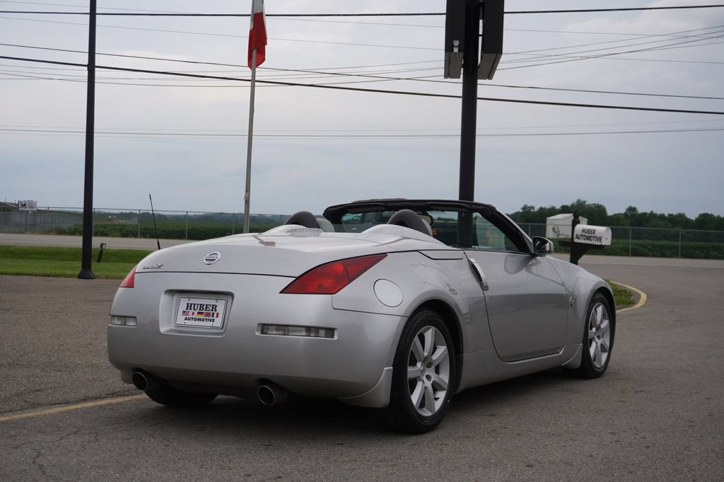 Used 2004 Nissan 350Z Enthusiast RWD image 7