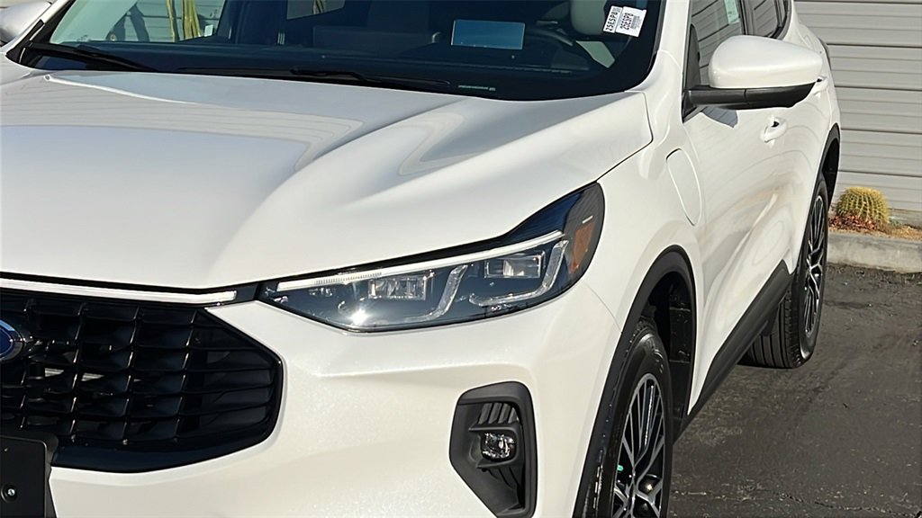 New 2025 Ford Escape SE w/ PHEV Premium Package image 4