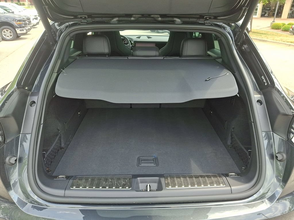 Used 2025 Porsche Macan Electric RWD image 30