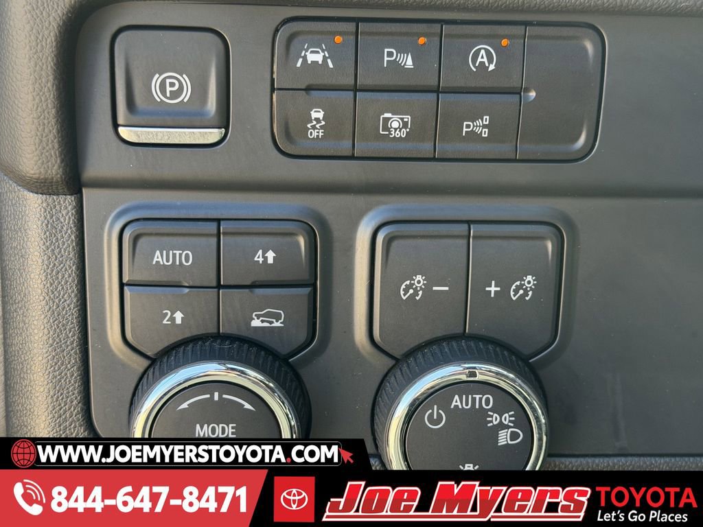 Used 2025 Chevrolet Tahoe LT image 25
