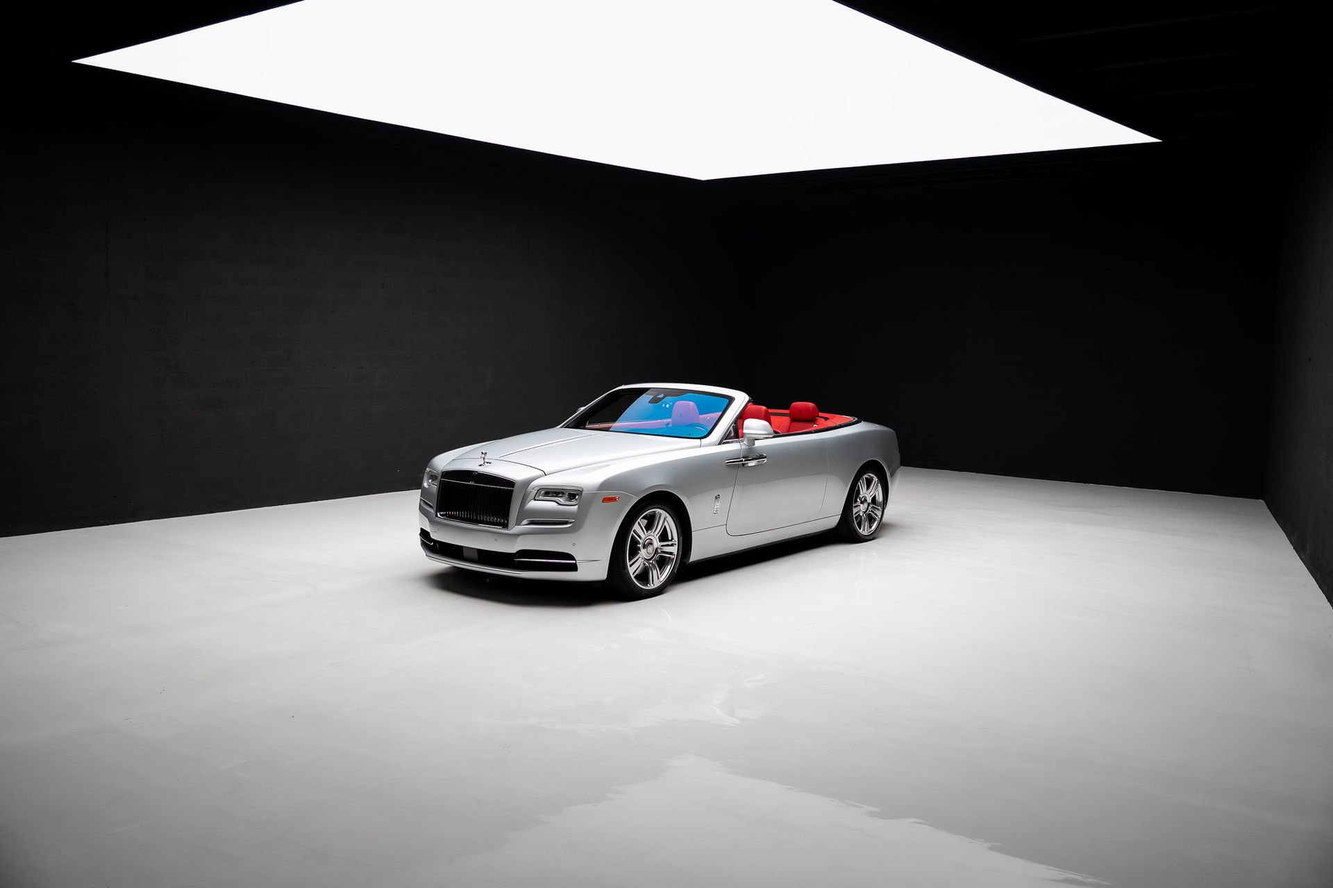 Used 2017 Rolls-Royce Dawn RWD image 88