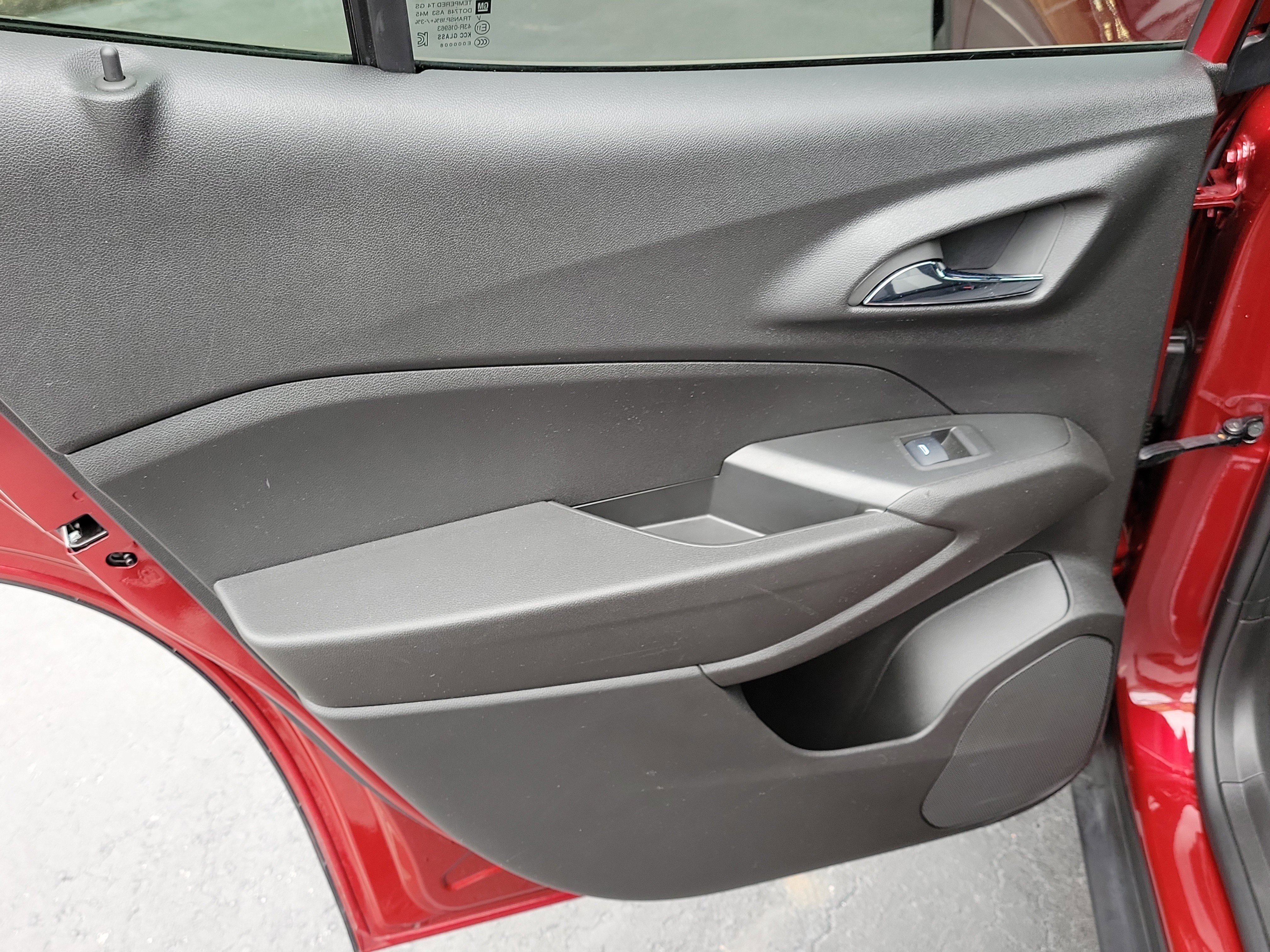 Used 2025 Chevrolet Trax RS w/ Driver Confidence Package image 9