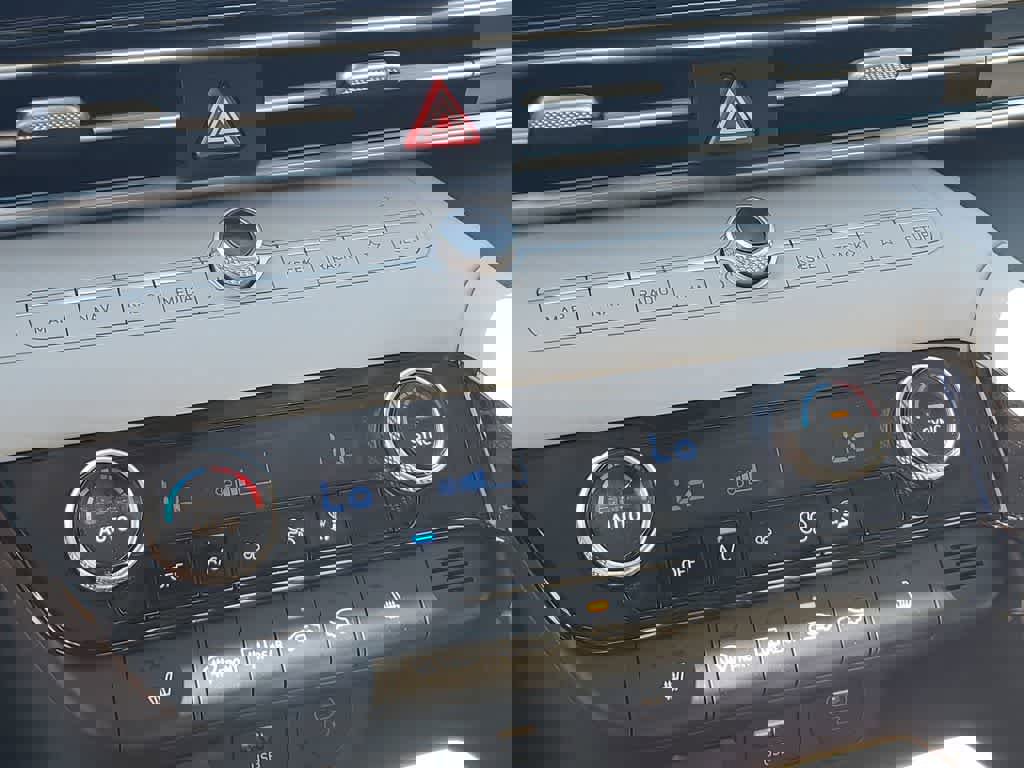 New 2026 Hyundai Elantra Limited image 30