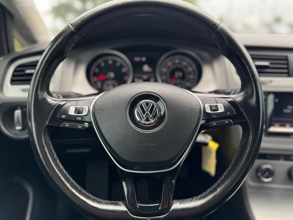 Used 2015 Volkswagen Golf S FWD image 16