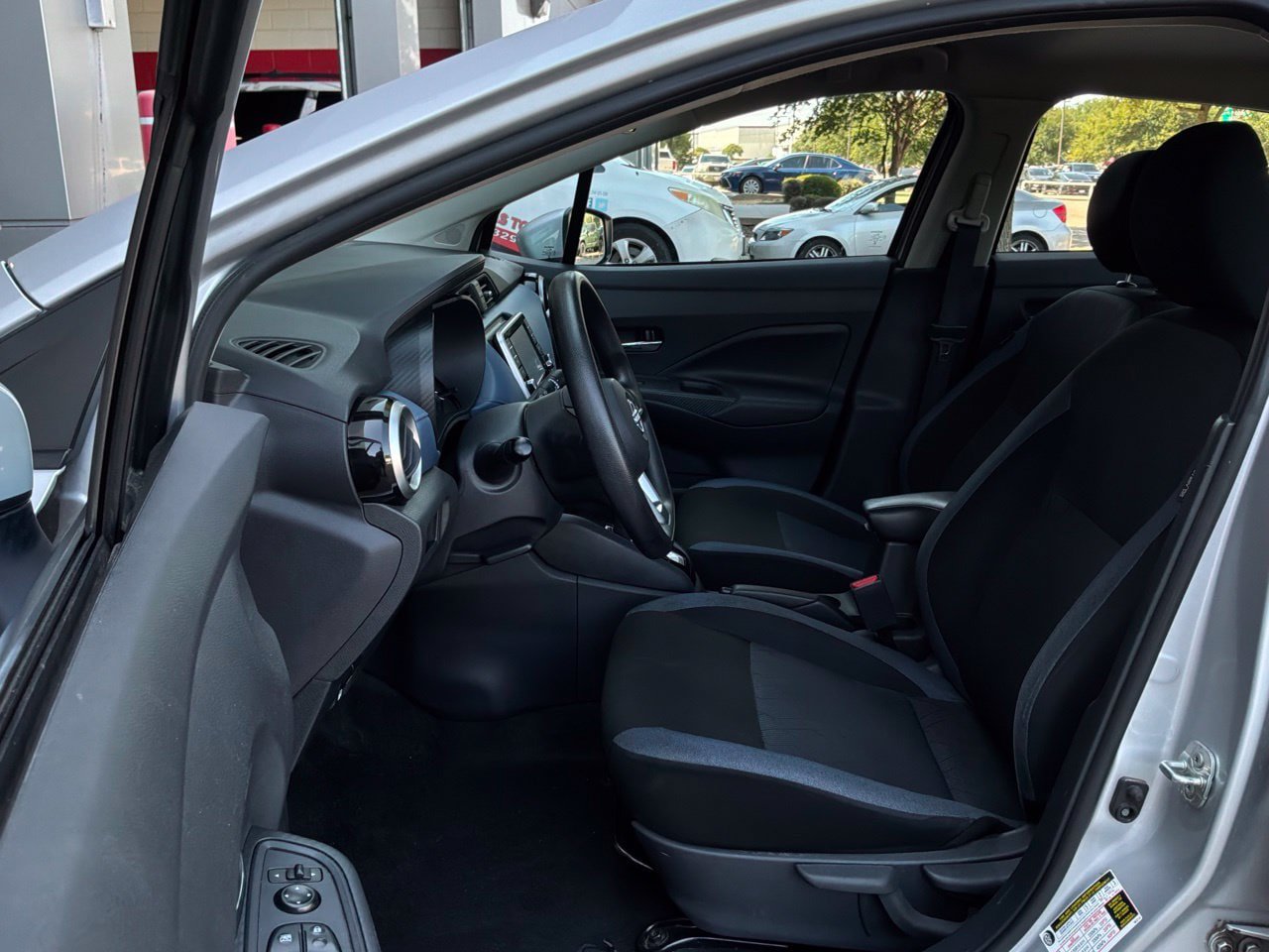 Used 2025 Nissan Versa SV FWD image 10