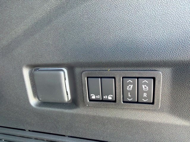 New 2027 Chevrolet Tahoe Premier w/ Sun And Tow Package AWD/4WD image 11