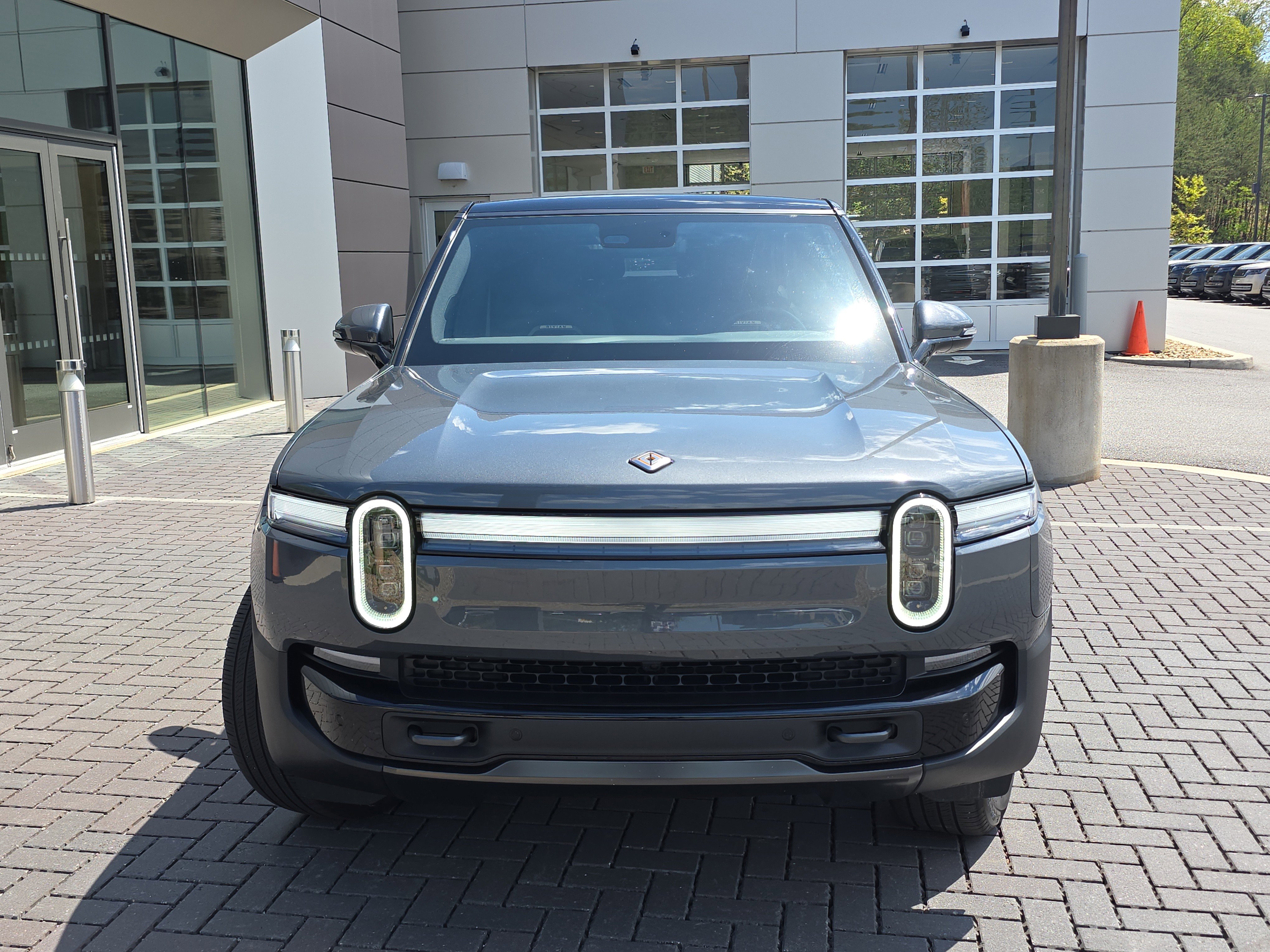 Used 2026 Rivian R1S Adventure image 2