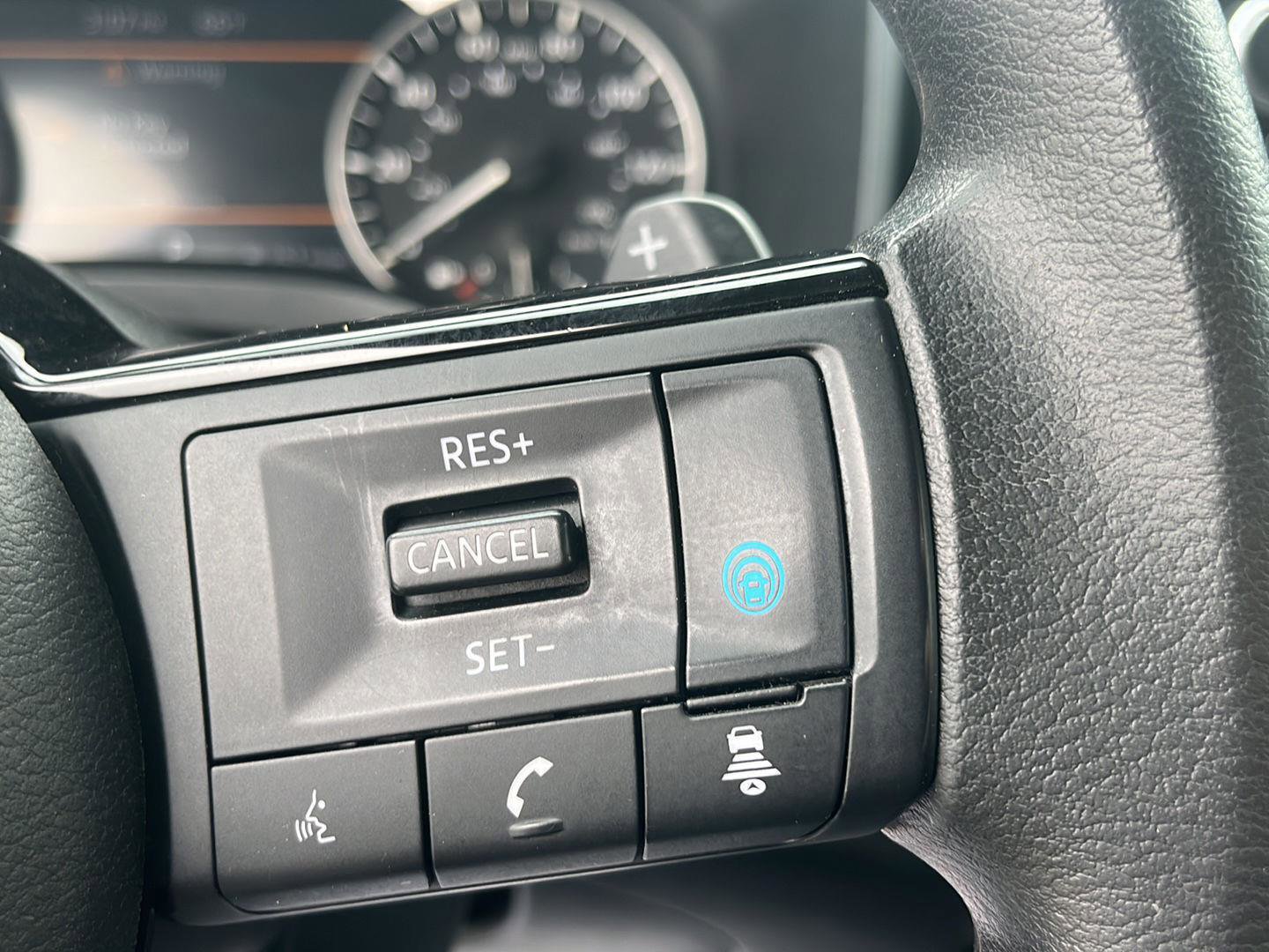 Used 2022 Nissan Rogue SV image 15