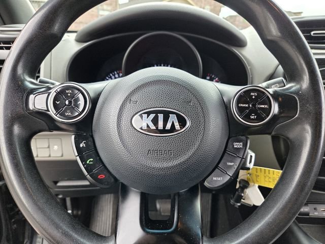 Used 2017 Kia Soul + image 20