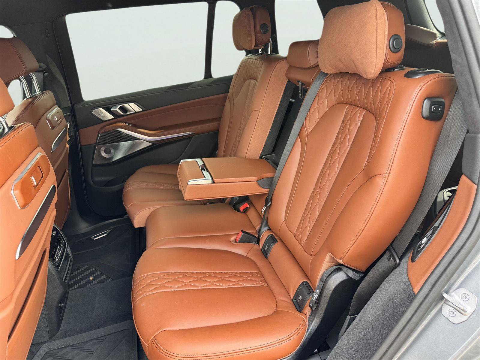 Used 2025 BMW X7 M60i image 36