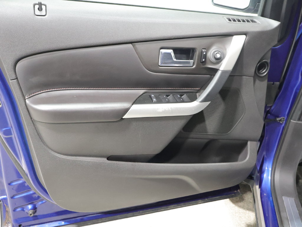 Used 2013 Ford Edge Limited AWD/4WD image 13