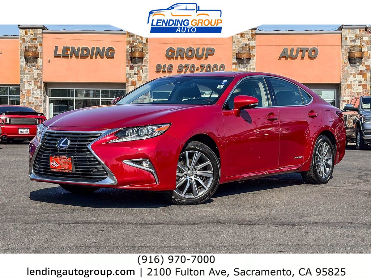 Used 2017 Lexus ES 300h w/ Luxury Package