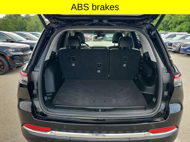 Used 2023 Jeep Grand Cherokee Limited AWD/4WD image 29