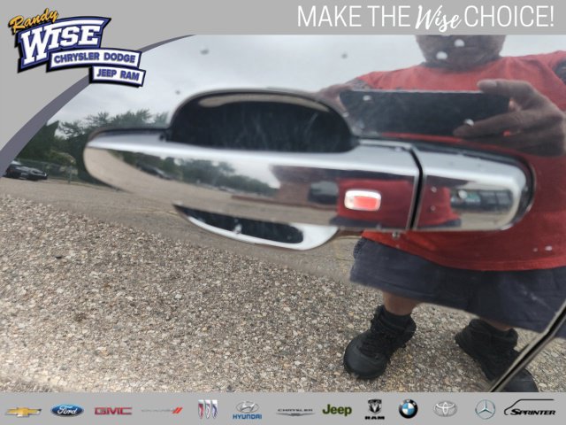 Used 2021 Chevrolet Malibu LT FWD image 16
