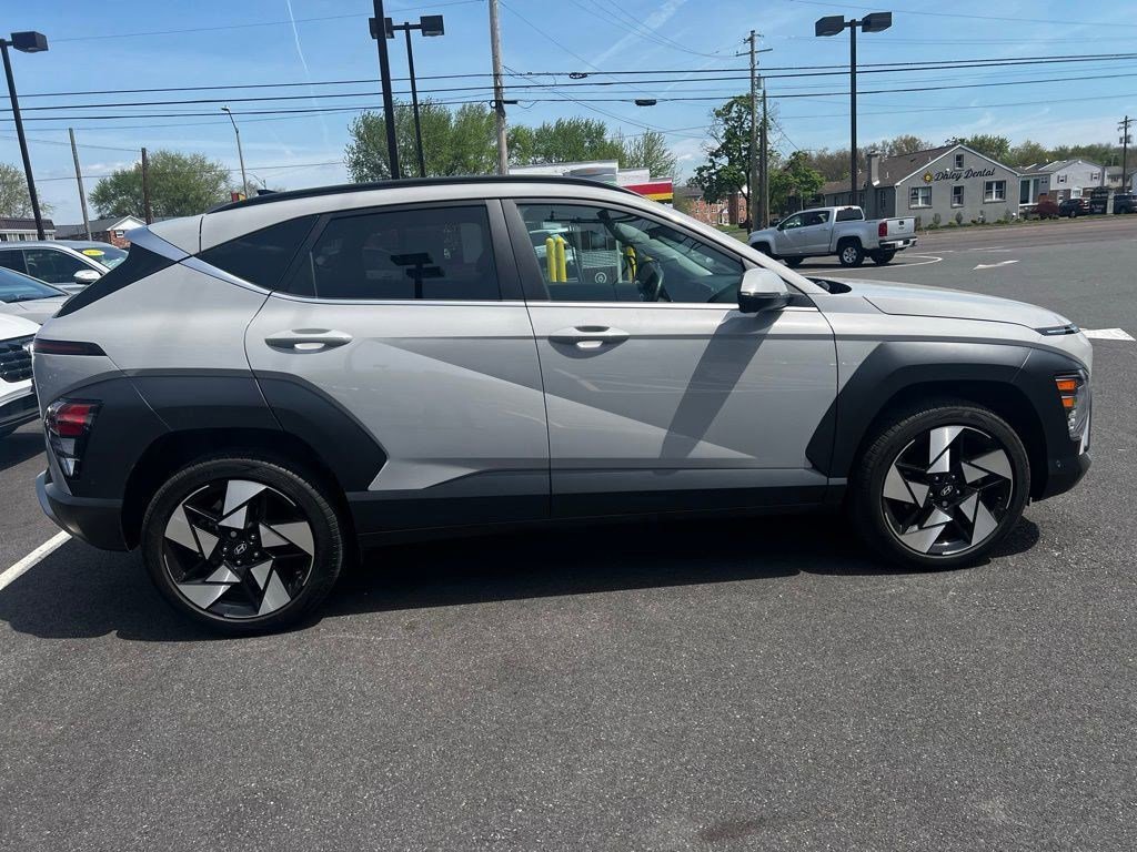 Certified 2025 Hyundai Kona Limited AWD/4WD image 7