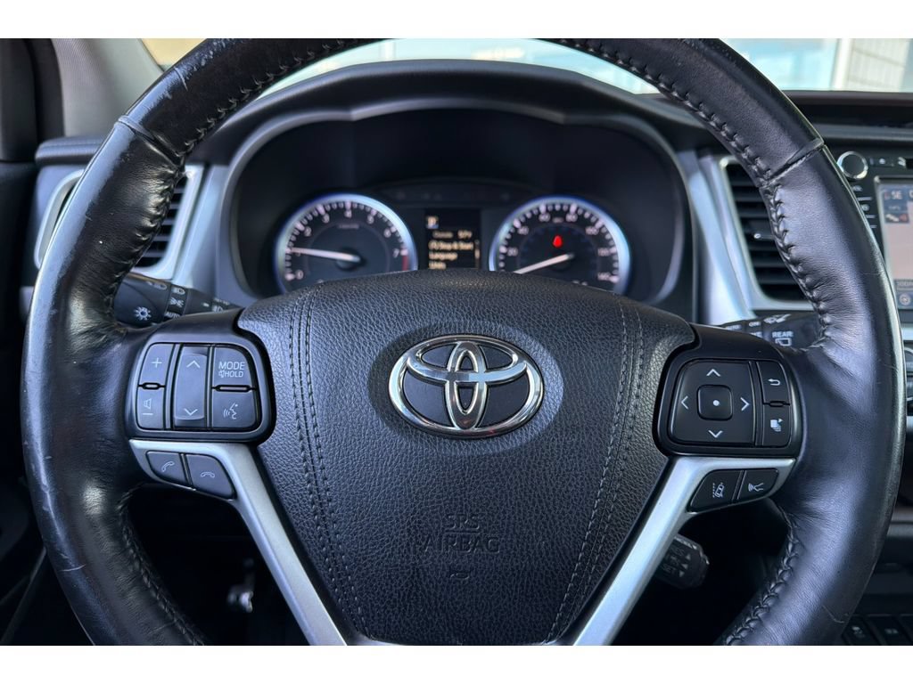Used 2018 Toyota Highlander Limited Platinum AWD/4WD image 28