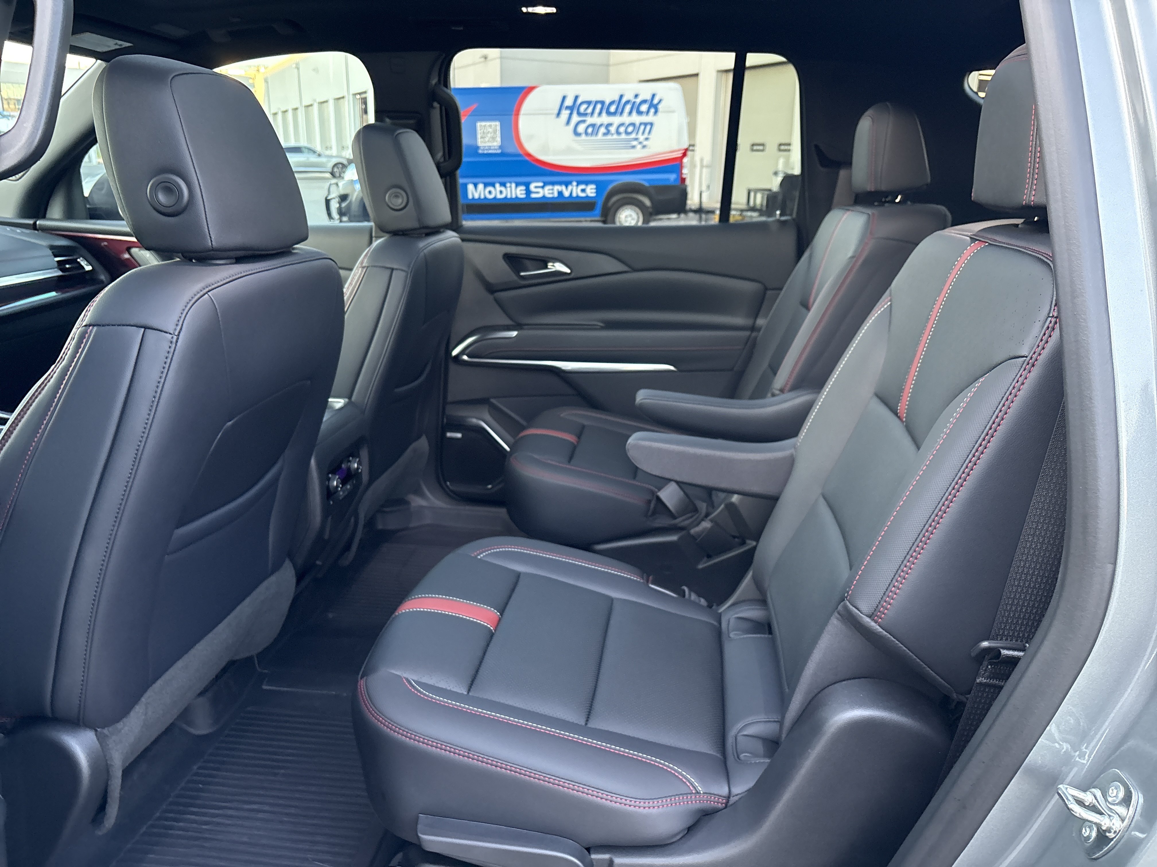 Used 2026 Chevrolet Traverse RS w/ LPO, Floor Liner Package FWD image 33