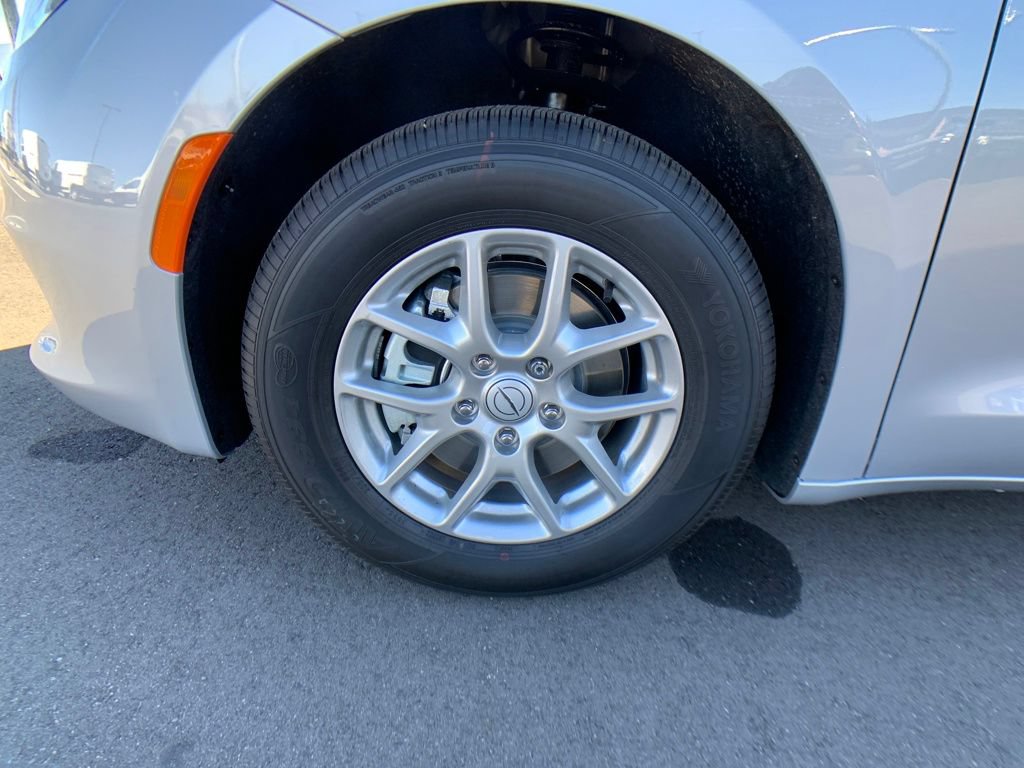 New 2026 Chrysler Voyager LX FWD image 27