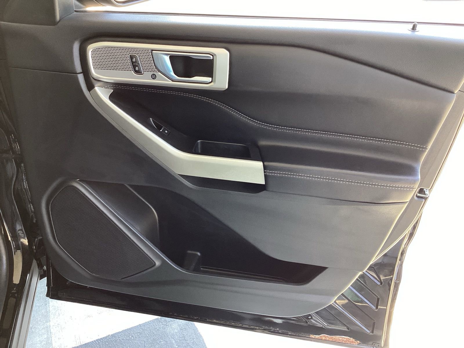 Used 2022 Ford Explorer Limited RWD image 26