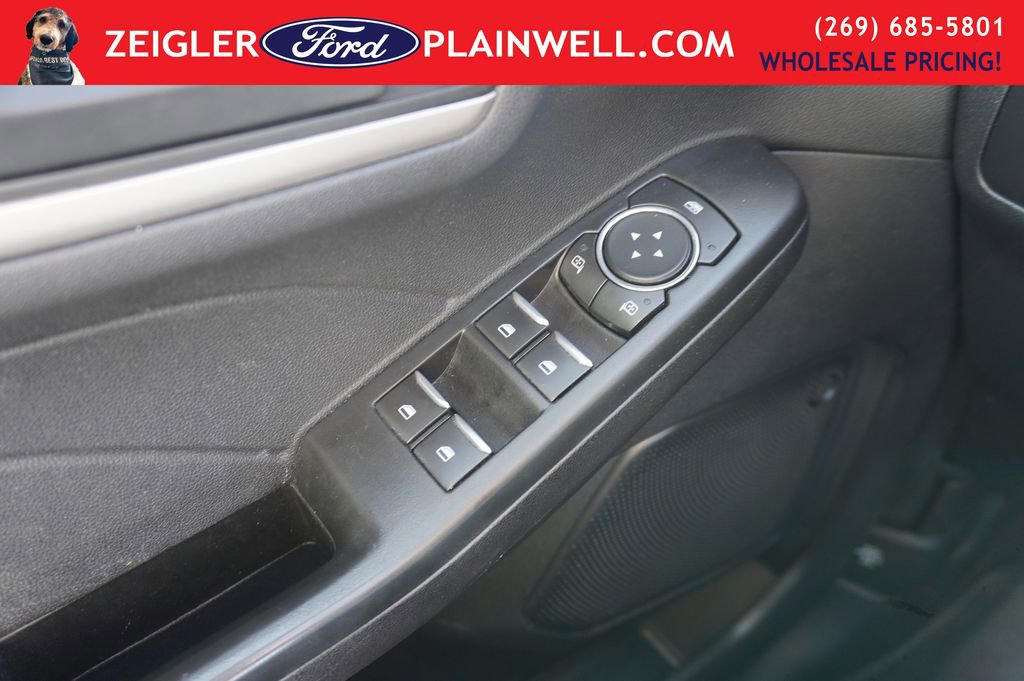 Used 2022 Ford Escape SE w/ Cold Weather Package image 29