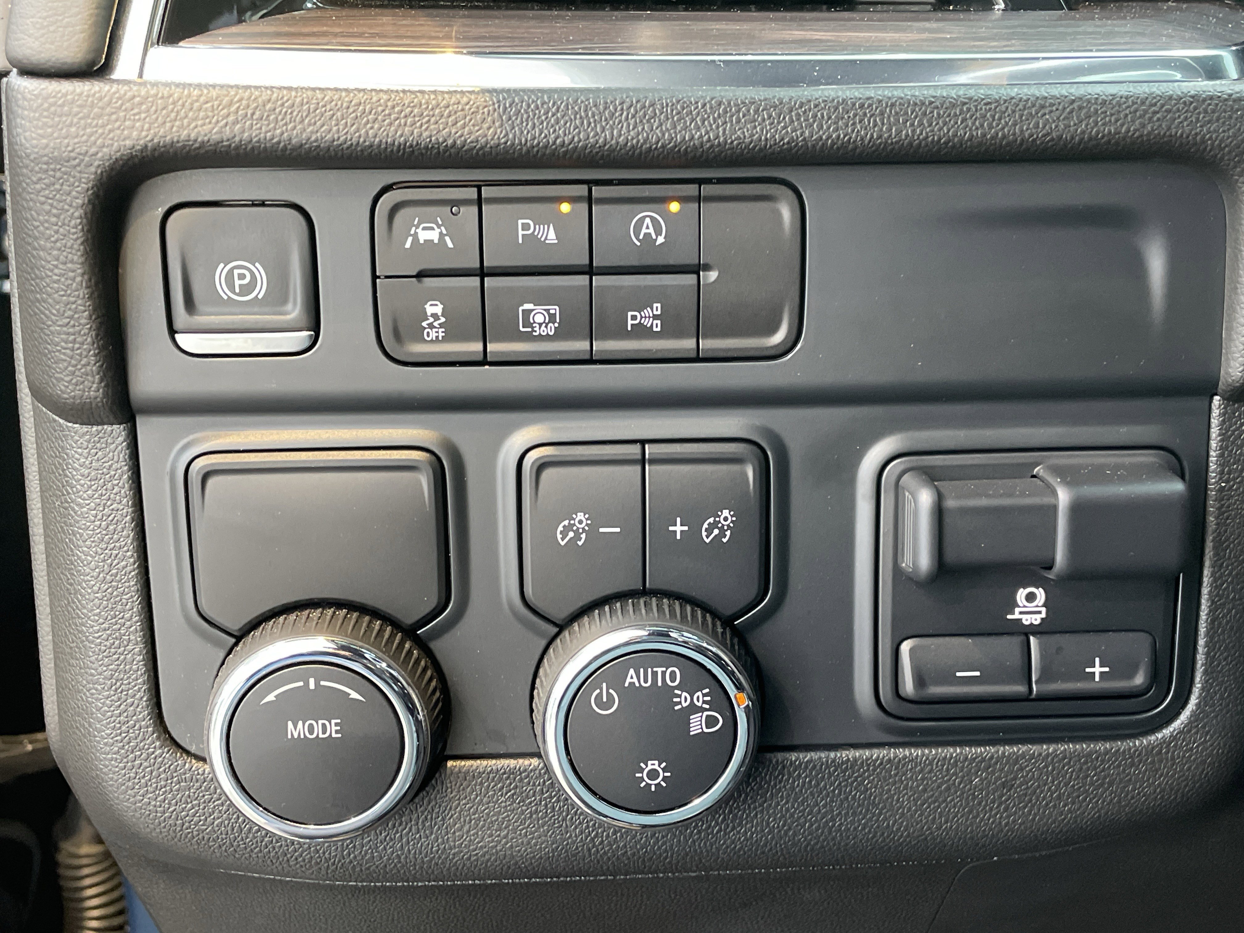 Used 2025 Chevrolet Tahoe LS w/ LPO, Dark Essentials Package RWD image 22
