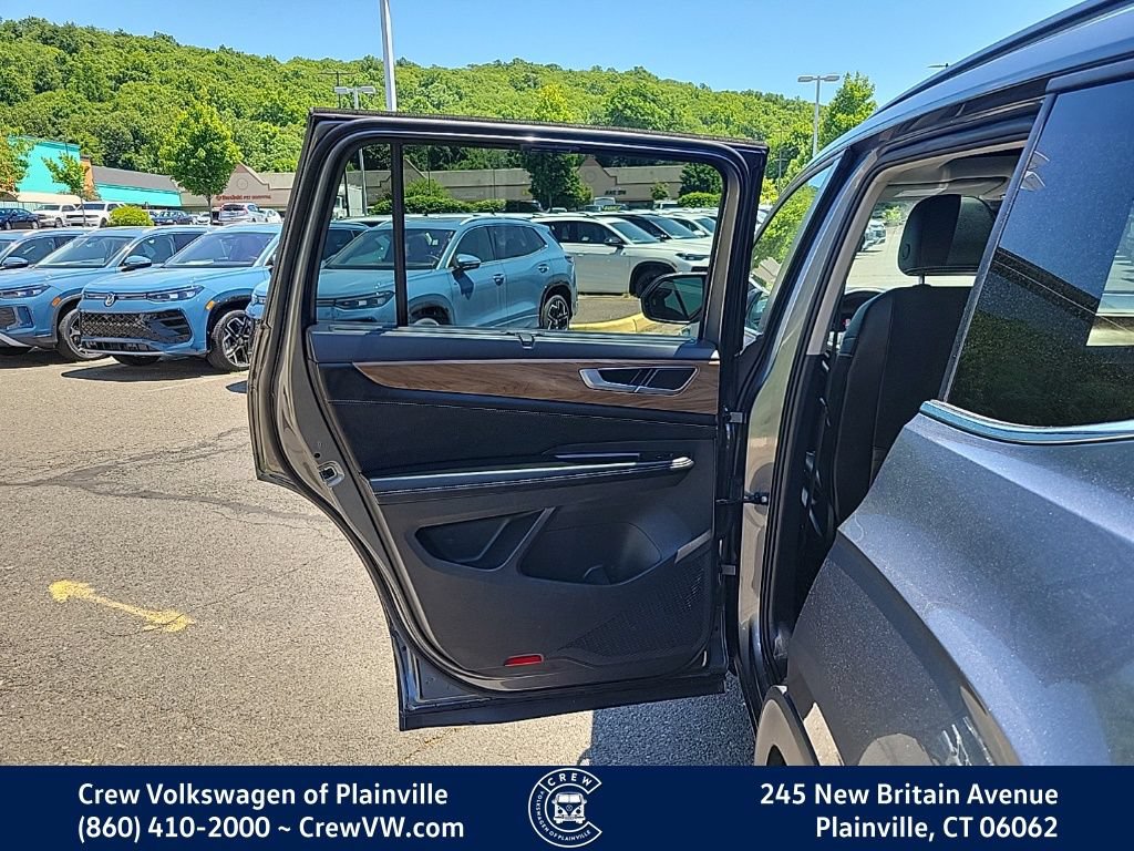 Certified 2024 Volkswagen Atlas SE AWD/4WD image 47