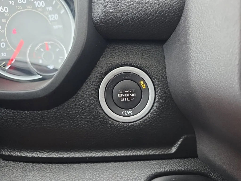 Used 2023 RAM 1500 Laramie AWD/4WD image 38